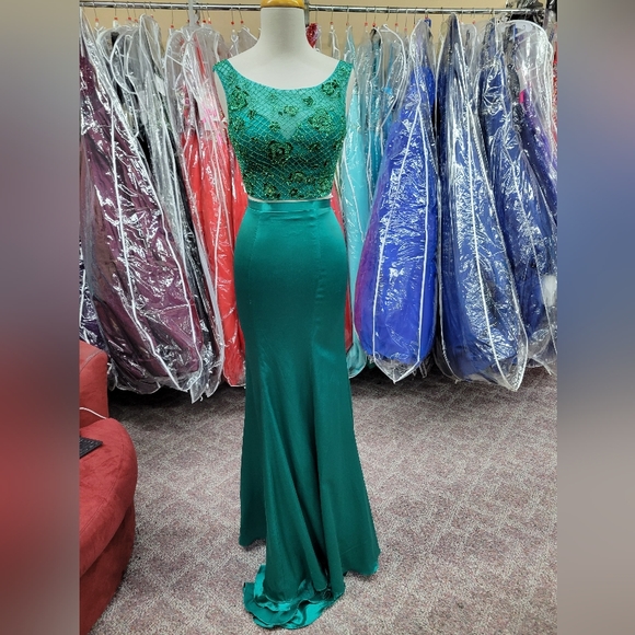 one shoulder midi dress green Pontee One Shoulder Pleated Midi Dress - Sage Green main image 1